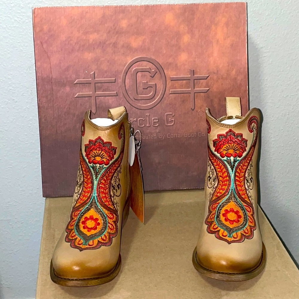 Circle G (Designed and Distributed by Corral Boot Co.) ankle boots